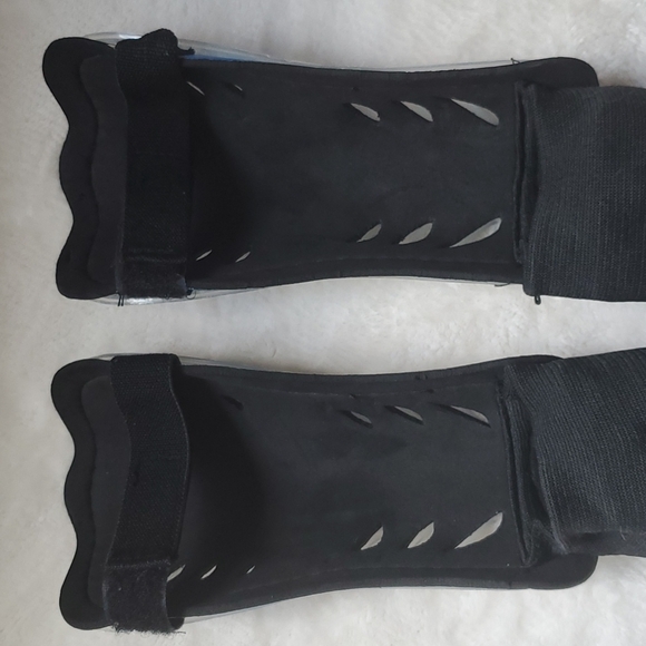 Kids Soccer Cleats & Shin Guards Bundle - Picture 11 of 13